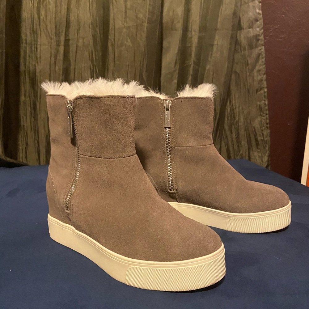J/Slides wedge sneaker boots size 7.5